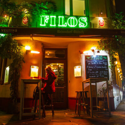 Filos Restaurant Köln - Außenansicht bei Nacht