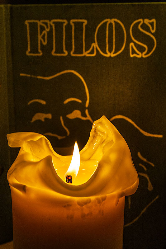 Filos Restaurant Köln - Speisekarte im Kerzenlicht